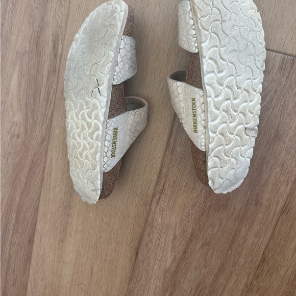 Women’s Arizona Birkenstock’s - Picture 3 of 3